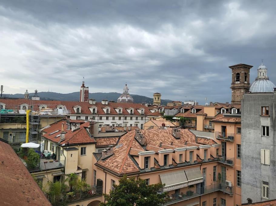 Mansarda Di Charme Con Vista Apartment Turin Bagian luar foto